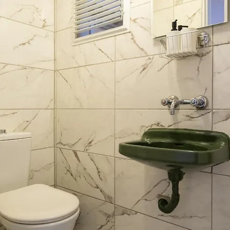 Sleek Flat With Sea View Balcony 2 Min To Coast Apartament