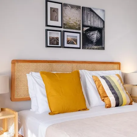 Sleek Flat With Sea View Balcony 2 Min To Coast Apartament